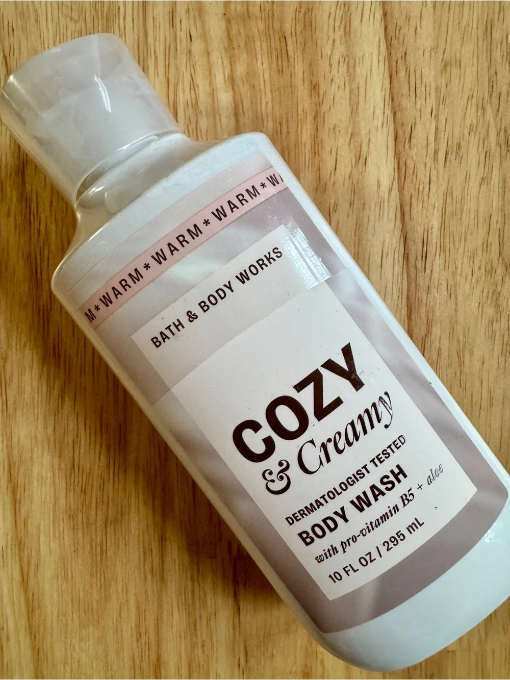 Bath & Body Works Cozy & Creamy Body Wash - White, Light Pink
